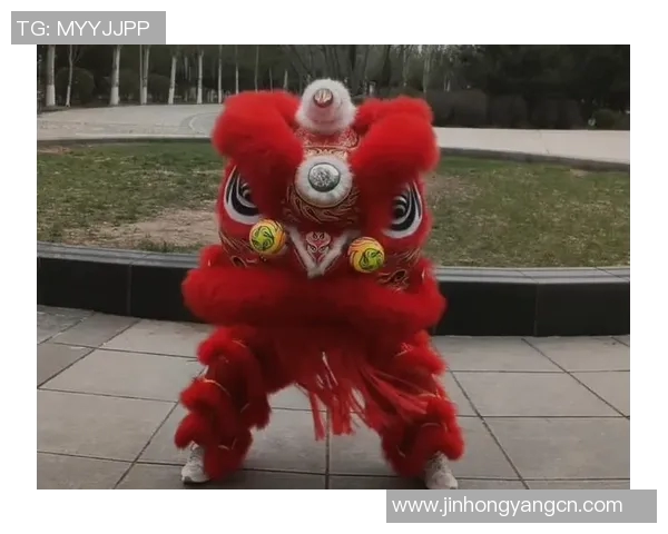 足球明星与舞狮的精彩碰撞视频展现传统文化与体育魅力的完美融合 足球明星与舞狮的精彩碰撞视频展现传统文化与体育魅力的完美融合