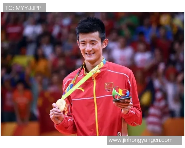 深圳羽毛球队在奥运会上的团队协作展现出非凡实力与精神风貌 深圳羽毛球队在奥运会上的团队协作展现出非凡实力与精神风貌