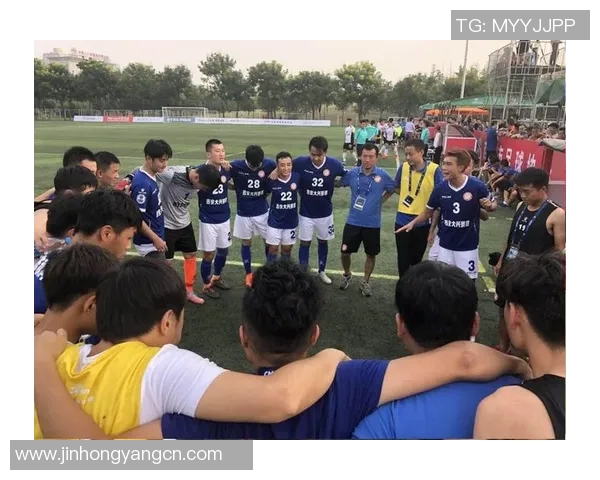 西安足球队的战术节奏与球队文化深度解析 西安足球队的战术节奏与球队文化深度解析