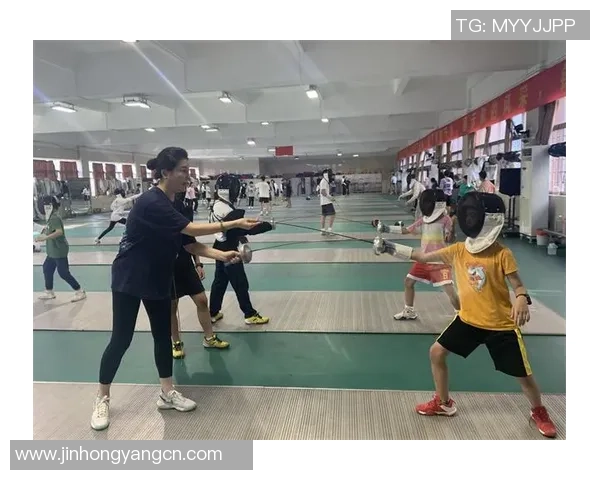 广州羽毛球队逆袭之路揭秘大师赛特别报道展现奋斗精神与团队力量 广州羽毛球队逆袭之路揭秘大师赛特别报道展现奋斗精神与团队力量